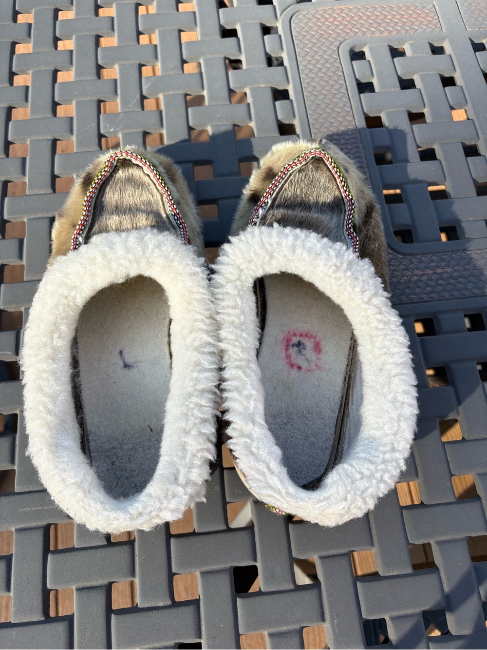 Reindeer Fur Shearling-Lined Slipper Moccasins - White & Brown Finland - Picture 4 of 13